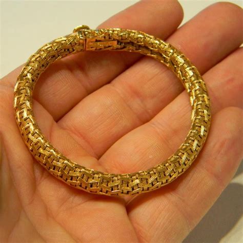 18ct gold bracelets for women.